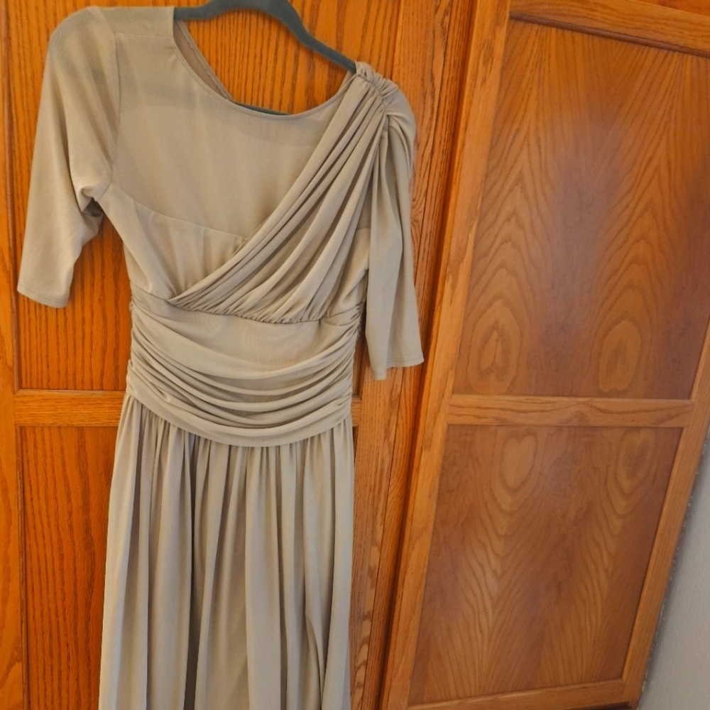 Champagne midi dress Kiyonna Size 0